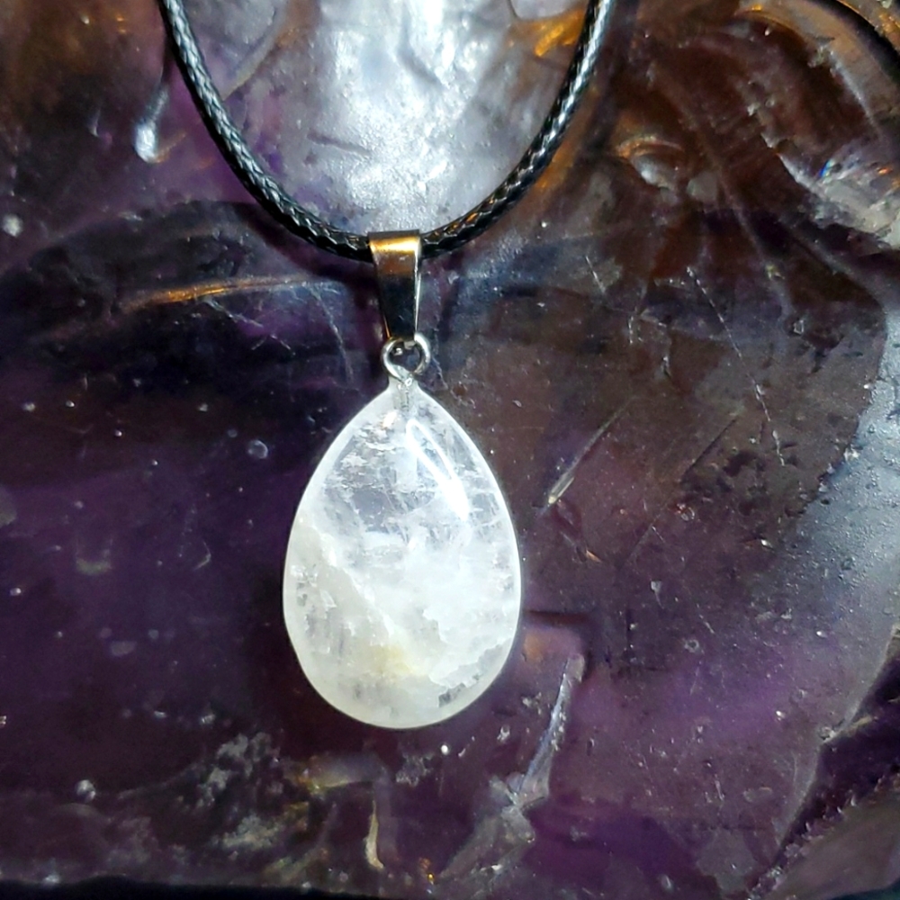 CLEAR QUARTZ pendant